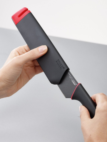 Набір ножів в чохлах Joseph Joseph Slice /Sharpen з вбудованою ножеточка 2 шт