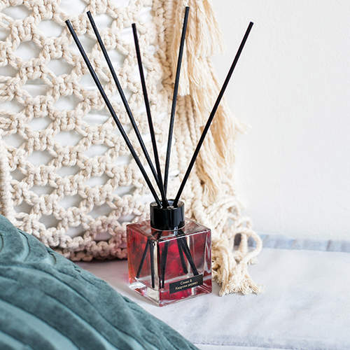 Аромадиффузор для дома Слива и Кедровое дерево