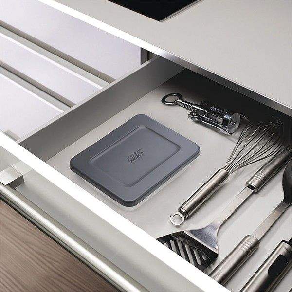 Терка 4 в 1 Joseph Joseph с контейнером для хранения и крышкой Prism Box Черная