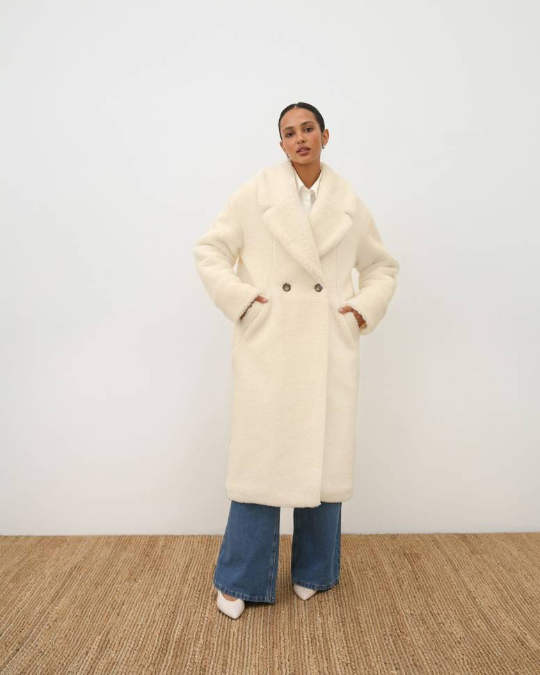 Длинная шуба из эко-меха Ava Молочная Длинная шуба из эко-меха Ava Молочная