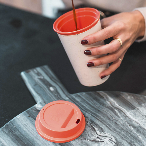 Эко-чашка Circular NOW Cup Кремовая с коралловой крышкой 340 мл