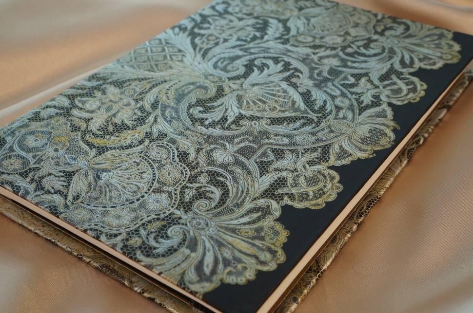 Середній блокнот Paperblanks Мереживо Алюр Білий