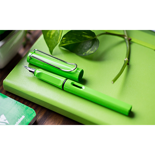 Перьевая ручка Lamy Safari Зеленая (F)