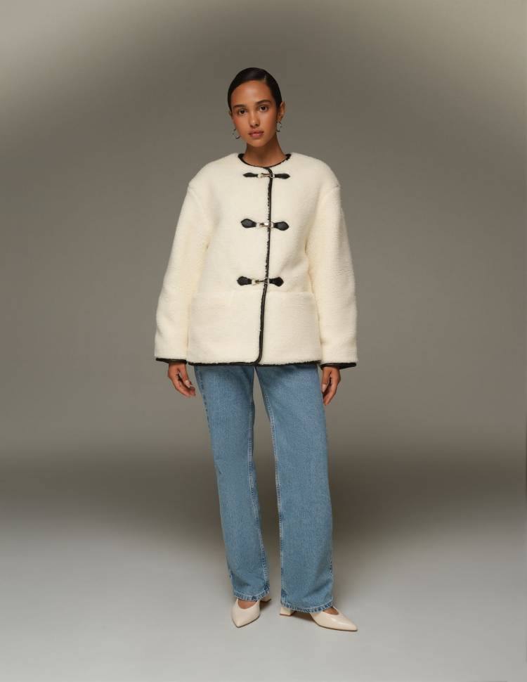 Жакет з еко-хутра Молочний