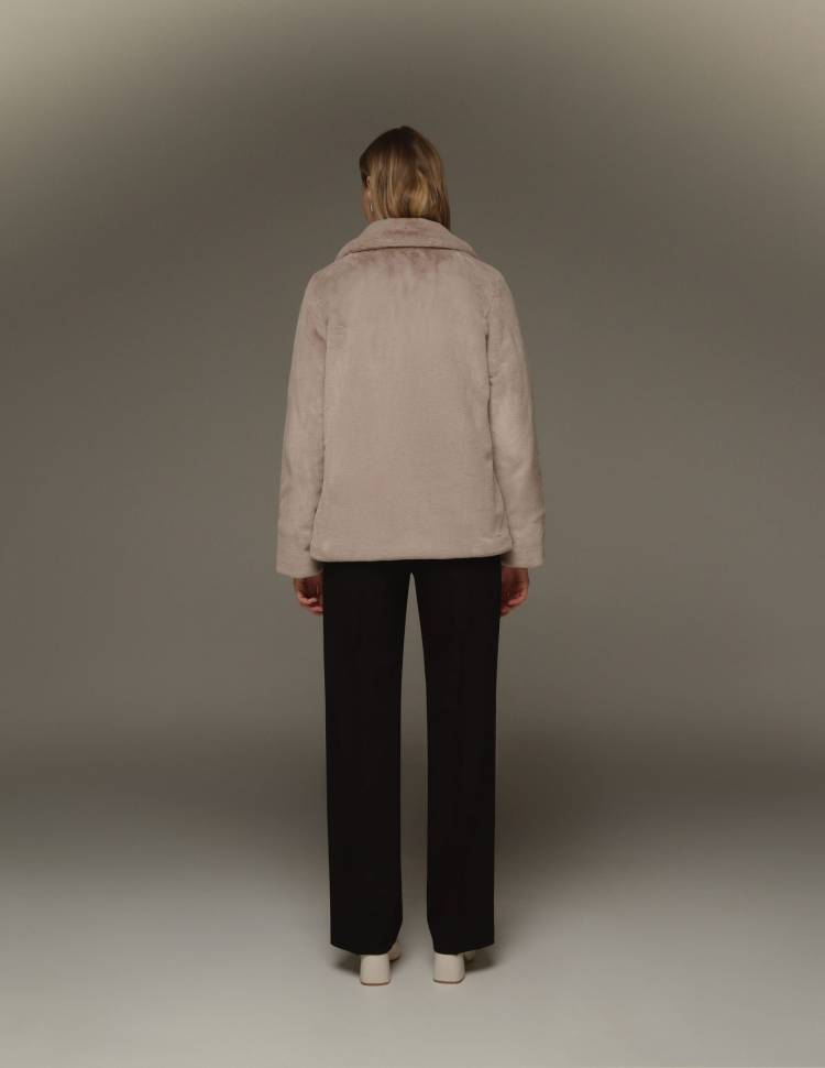 Коротка шуба з еко-хутра Maya Бежева