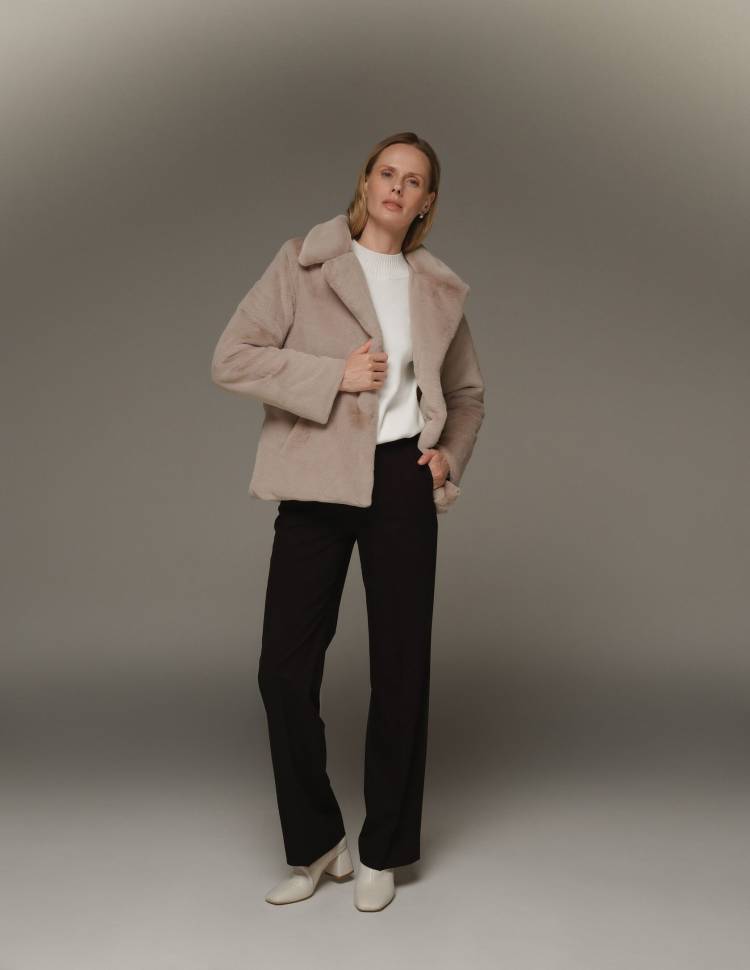 Коротка шуба з еко-хутра Maya Бежева