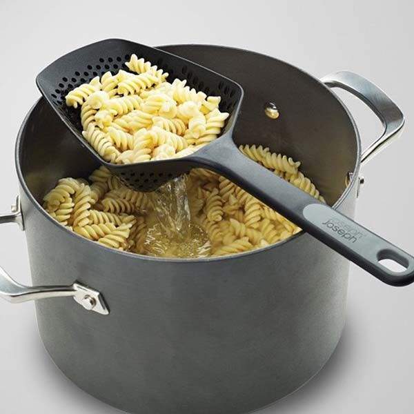 Шумовка Joseph Joseph Scoop Чорна