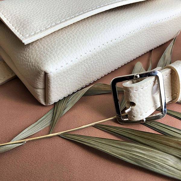 Поясная сумка из экокожи Ornament Молочная