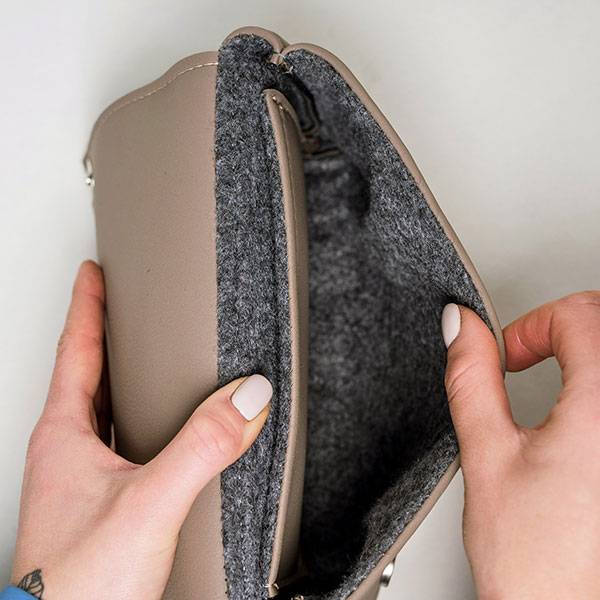 Поясная сумка из экокожи Ornament Пудровая