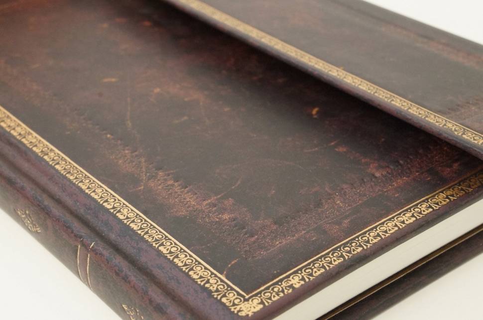 Средний блокнот Paperblanks Старая Кожа Черный марокканский На Магните Линия