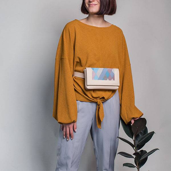 Поясна сумка з екокожі Ornament Молочна з принтом