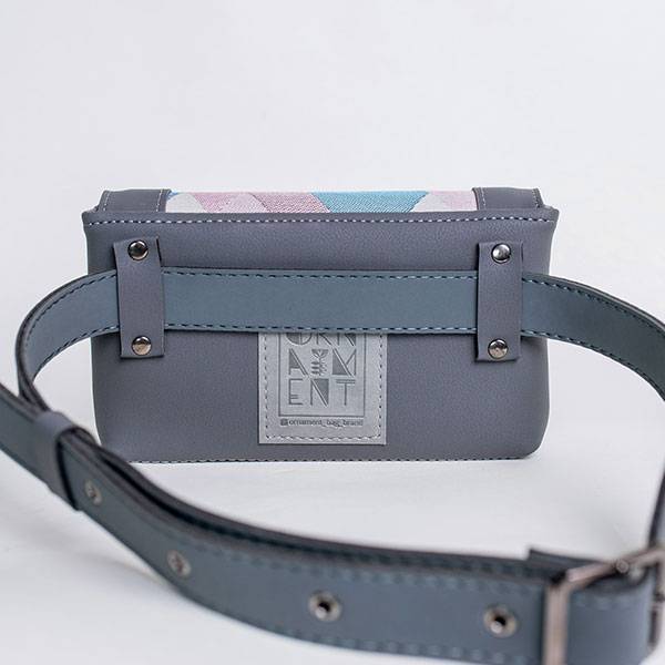 Поясная сумка из экокожи Ornament Серая с принтом