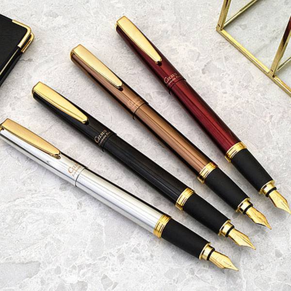 Чорнильна ручка OHTO Celsus Чорна