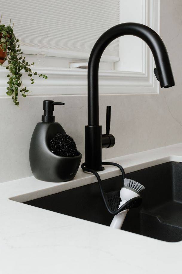 Диспенсер для жидкого мыла UMBRA Joey Черный