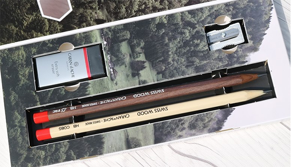 Набор простых карандашей HB Caran d'Ache Swiss Wood (2 карандаша + точилка + ластик)