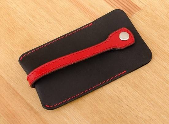 Ключница кожаная BlankNote 1.0 Графит-Клубника