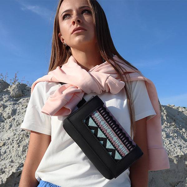 Поясная сумка из экокожи Ornament Черная с принтом