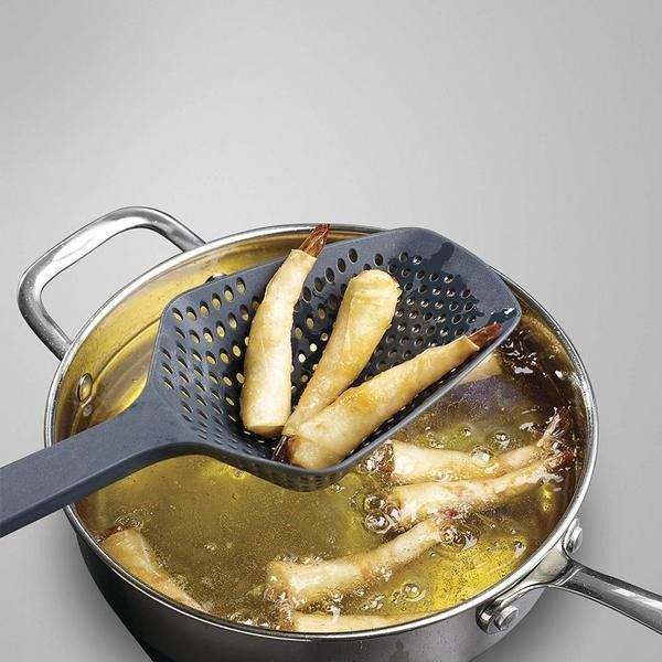 Шумовка Joseph Joseph Scoop Plus Серая с силиконовой ручкой