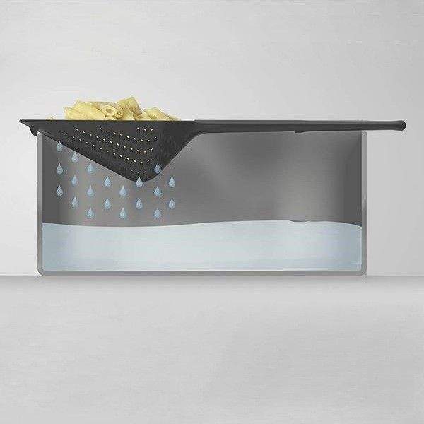 Шумовка Joseph Joseph Scoop Plus Серая с силиконовой ручкой