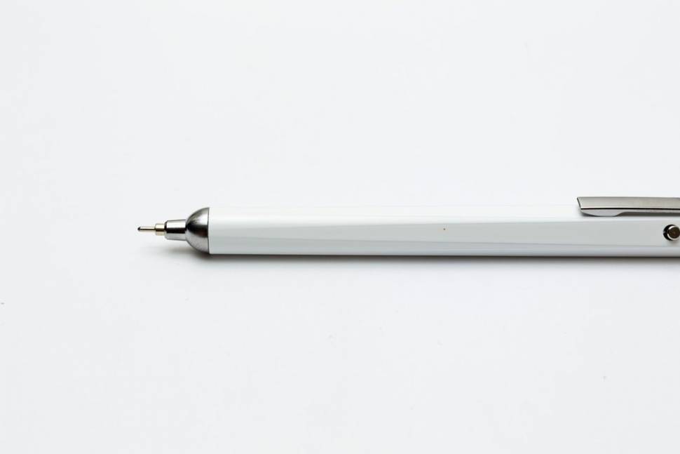 Шариковая ручка OHTO Horizon 0,7 Белая