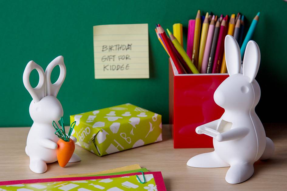 Ножницы и магнит со скрепками Qualy Desk Bunny Белый