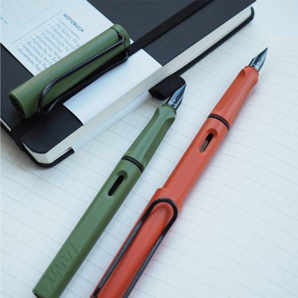 Перьевая Ручка Lamy Safari Origin Зеленая Савана EF