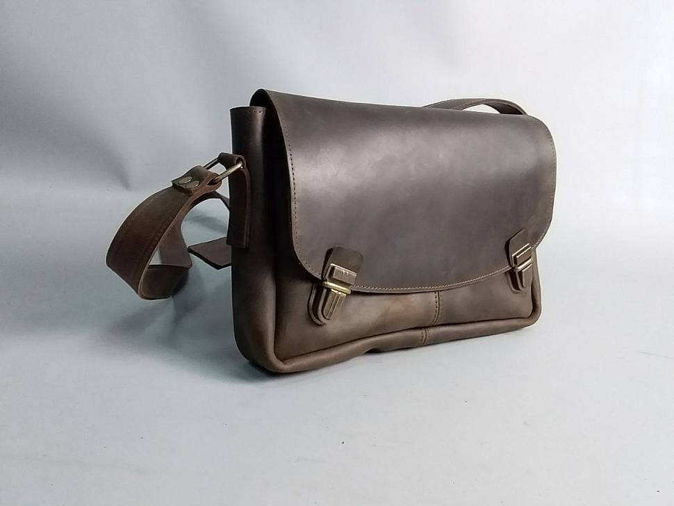 Кожаная женская сумка AV2 Красная (B322)