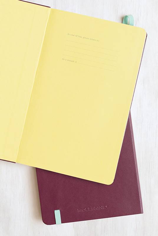 Средний блокнот Moleskine Contrast Сливовый Твердая обложка