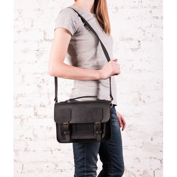 Кожаная женская сумка-сетчел AV2 Черная (B304)