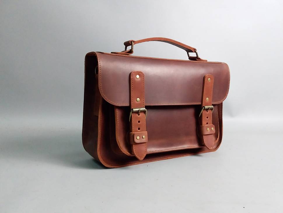 Кожаная женская сумка-сетчел AV2 Черная (B304)