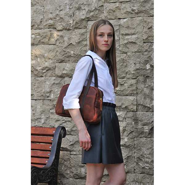 Шкіряна жіноча сумка-саквояж AV2 Коричнева (B651)