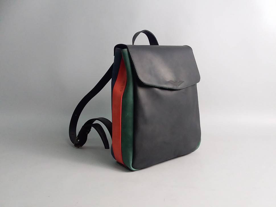 Кожаный рюкзак AV2 Черный(P518)