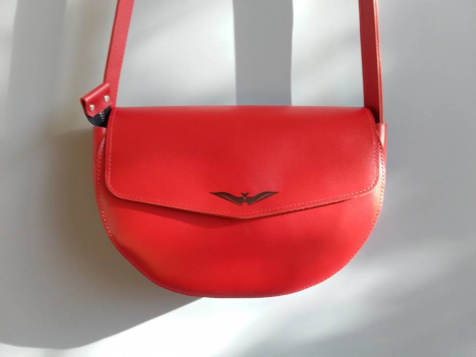 Шкіряна жіноча сумка AV2 Червона (B327)