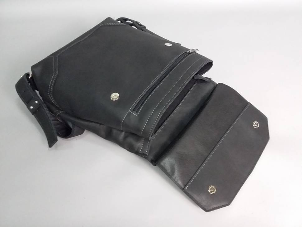 Шкіряний жіночий рюкзак AV2 Чорний (P525)