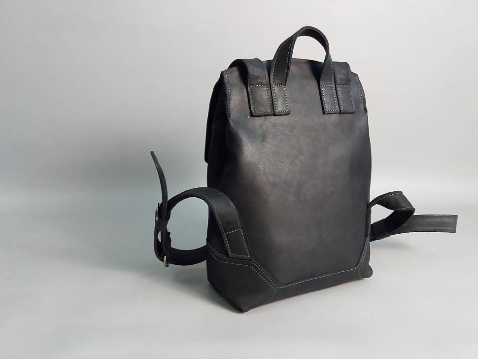 Шкіряний жіночий рюкзак AV2 Чорний (P525)