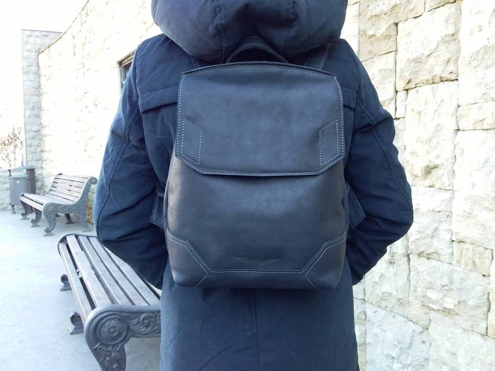 Шкіряний жіночий рюкзак AV2 Чорний (P525)