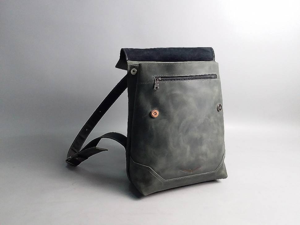 Шкіряний жіночий рюкзак AV2 Чорний (P525)