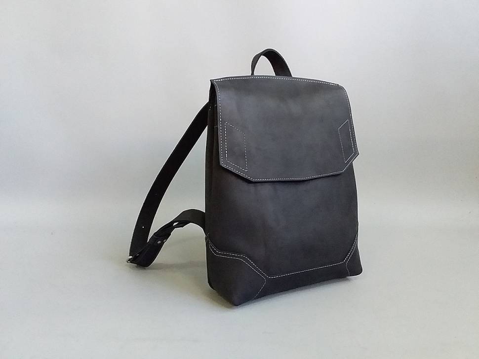 Шкіряний жіночий рюкзак AV2 Чорний (P525)