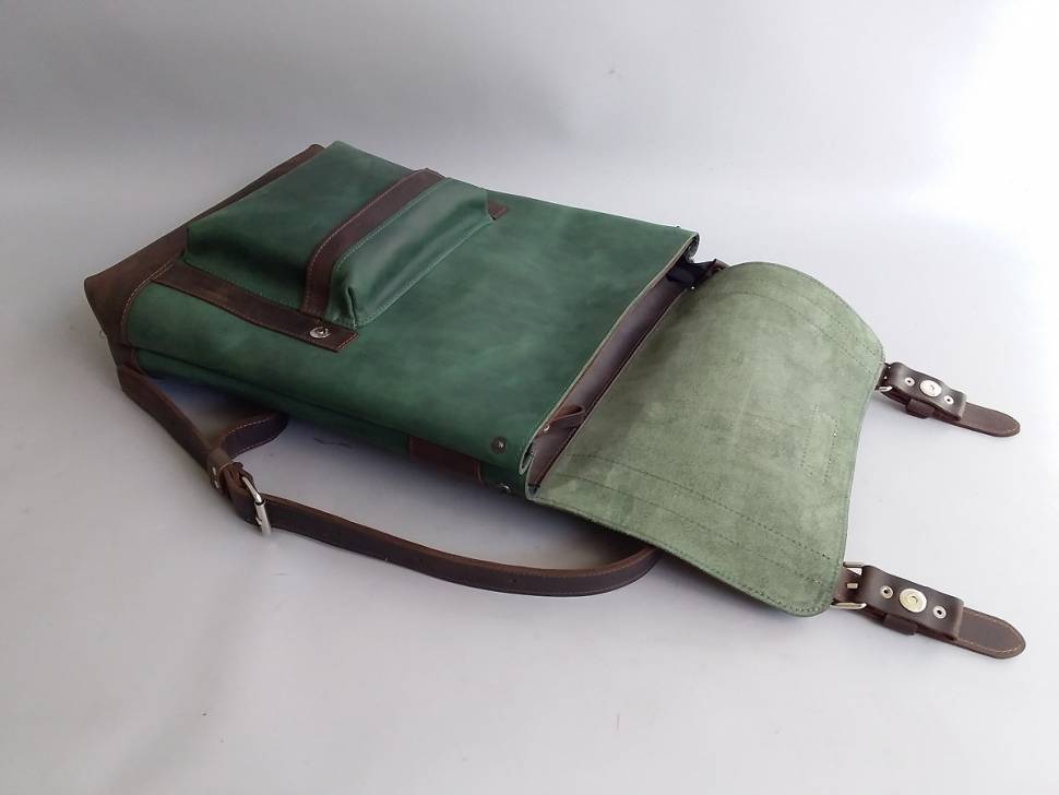 Кожаный мужской рюкзак AV2 Зеленый (P560)