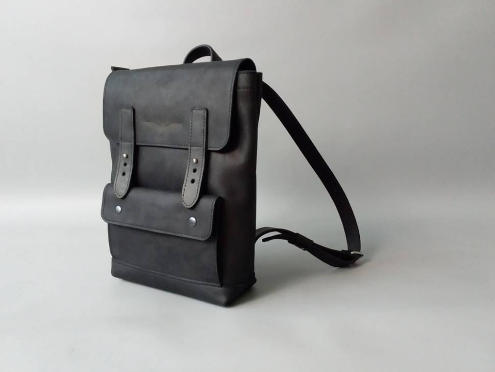 Шкіряний жіночий рюкзак AV2 Чорний (P526)