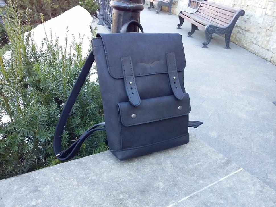 Шкіряний жіночий рюкзак AV2 Чорний (P526)