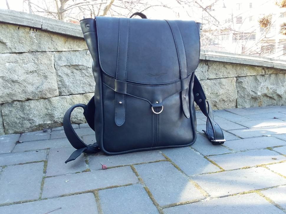 Шкіряний жіночий рюкзак AV2 Чорний (P504)