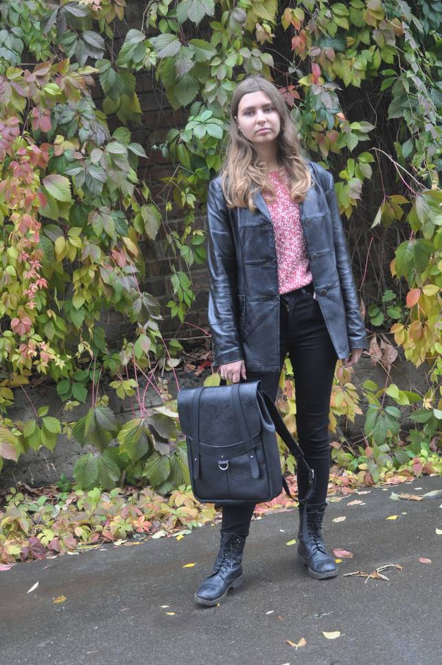 Шкіряний жіночий рюкзак AV2 Чорний (P504)